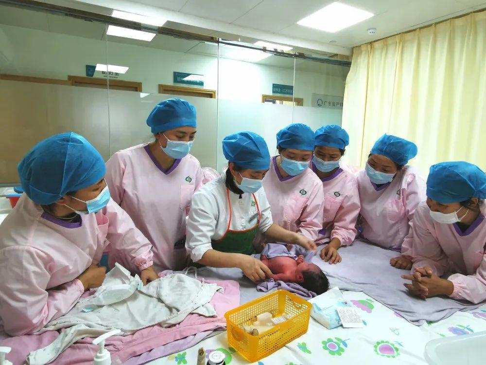 福泉市妇婴监护型护送